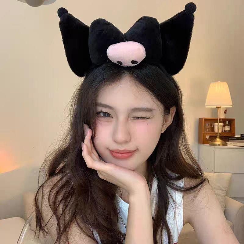 

Смешной Хэллоуин Куроми Повязка на голову Кукла Угощение или жизнь Вечеринка Наряжаться Украшение для волос Счастливого Хэллоуина 2025 Подарки Сувенир