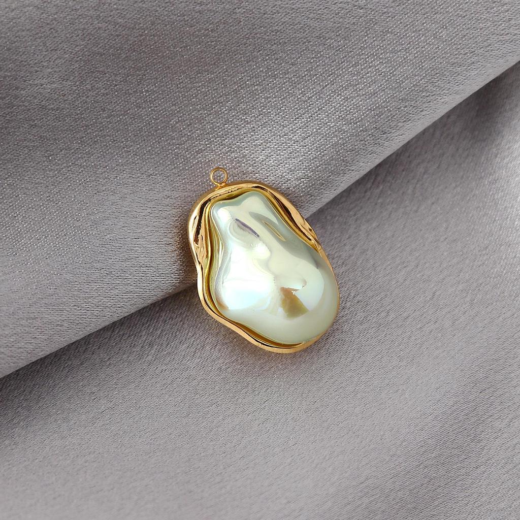 Seashell Dyed Pink Green White Tooth-Shaped Pendants for DIY Jewelry