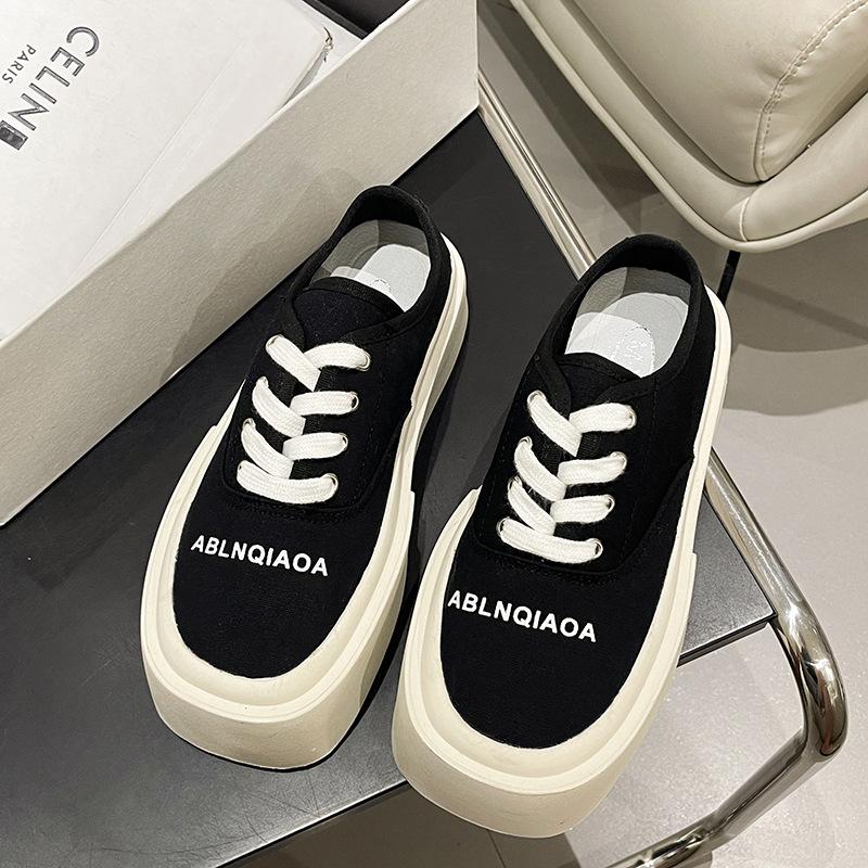 

Европейская станция квадратная голова парусиновые туфли женские ins прилив 2025 лето новый корейская версия на шнуровке дышащие универсальные повседневные туфли 40 чёрный