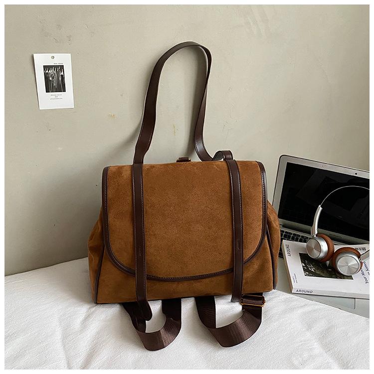 Casual Commuting Retro Large-capacity Shoulder Bag Women's 2025 New Autumn and Winter Popular Backpack Schoolbag