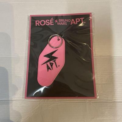 [USED] BLACKPINK Rose Pop-up Keyring with Trading Card