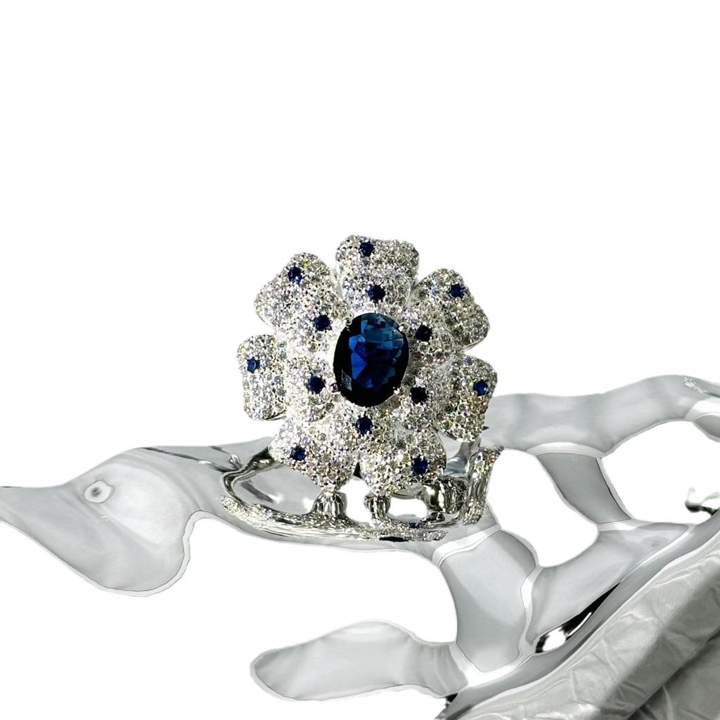 Modern Luxury Blue Diamond Ring: Versatile, Trendy Design for a Unique and Elegant Look