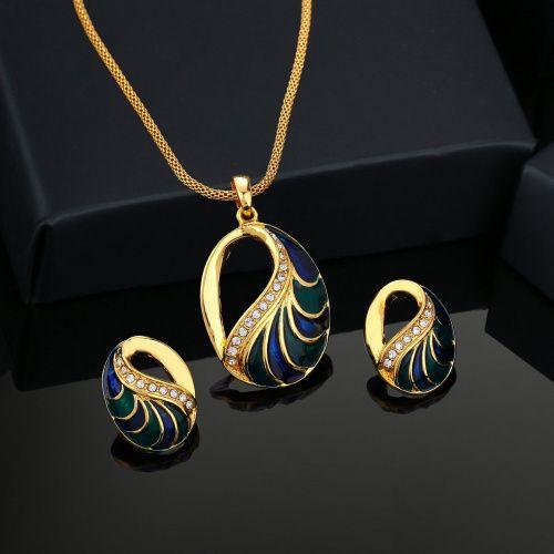 

Estele Gold Plated Oval Designer Necklace Set with Crystals for Women