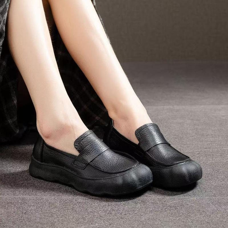 New Women's Loafers with A Shallow Opening, Round Toe, Comfortable and Versatile Soft Leather Flat Shoes