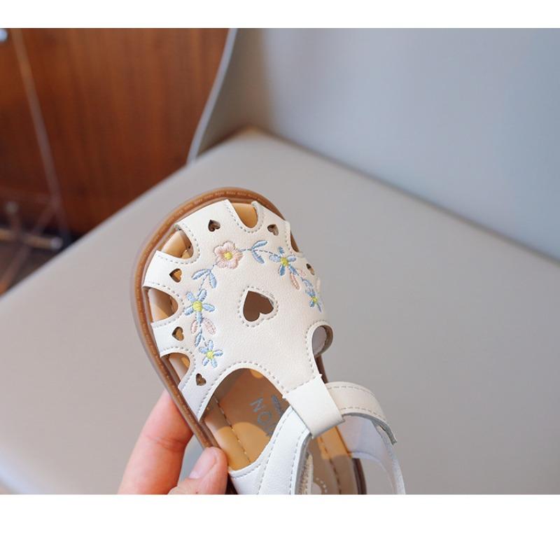 New summer embroidered closed-toe soft sole sandals, trendy Chinese style shoes for girls