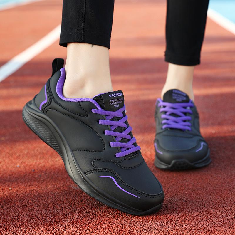 Spring and Autumn new shoes, sports shoes, leather black non-slip waterproof shoes, soft-soled shoes