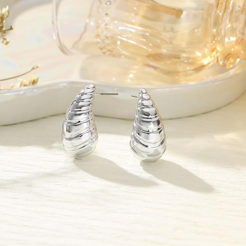 

Серьги-гвоздики Yunjin, серьги высокого класса, модная атмосфера, преувеличенные серьги в отпускном стиле, серьги из ракушек в виде рыбьего хвоста.