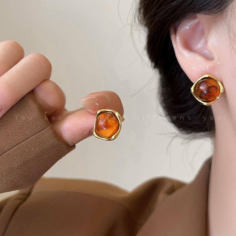 Amber-Colored French-Inspired Minimalist Retro Stud Earrings