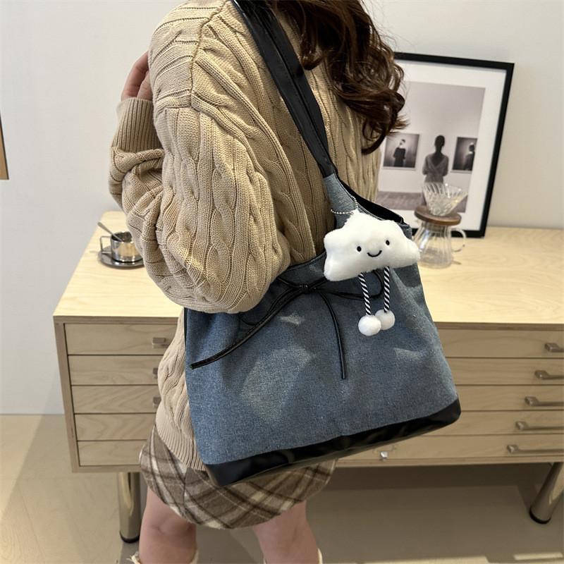 Fashionable Pu Large Capacity Tote Bag For Women With Stylish Street Casual Look