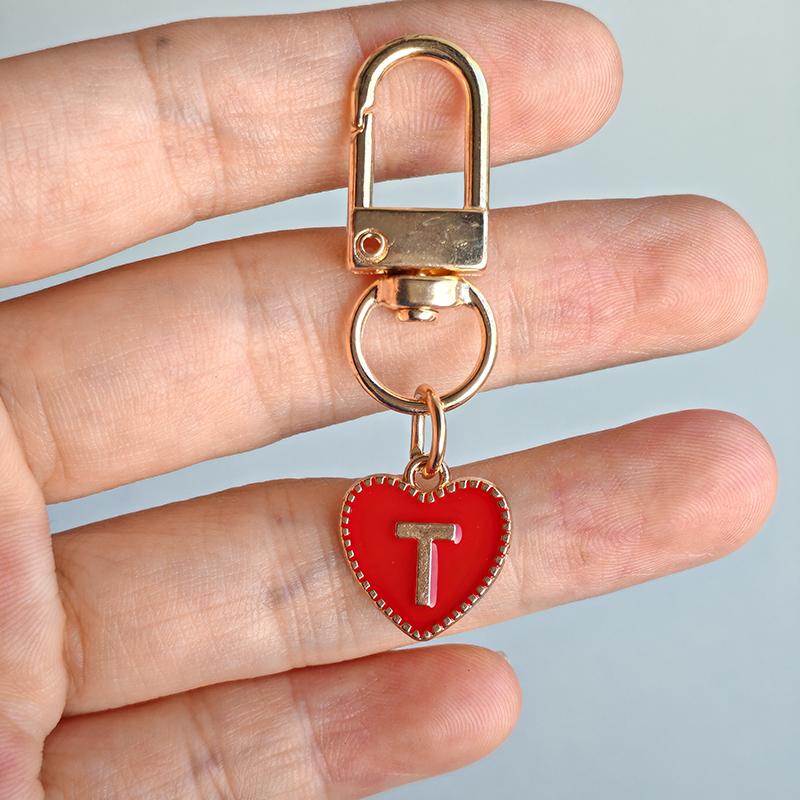 1PC Lobster Buckle Gift Metal Party 26 English Letters Keychain Marker Heart Shaped Red Love Keychain Design DIY Creativity