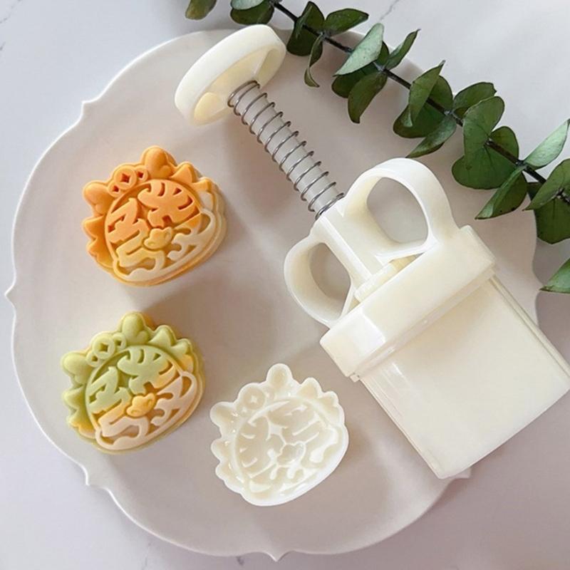 Cartoon Dragon Head Chinese Cake Stamp Traditional Chinese Cake Mold with Cute Cartoon Pattern for Festive Celebraation