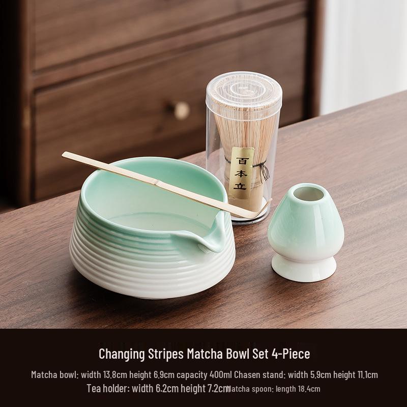 Ręcznie robiona duża japońska ceramiczna miseczka do matchy i zestaw trzepaczki