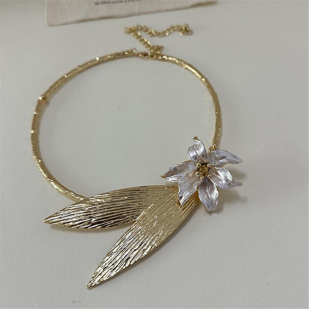 Tooxika Heavy Duty Exaggerated Design Metal Blade Oil Drop Warbler Tail Flower Collar Fashion Temperament Collarbone Chain Necklace