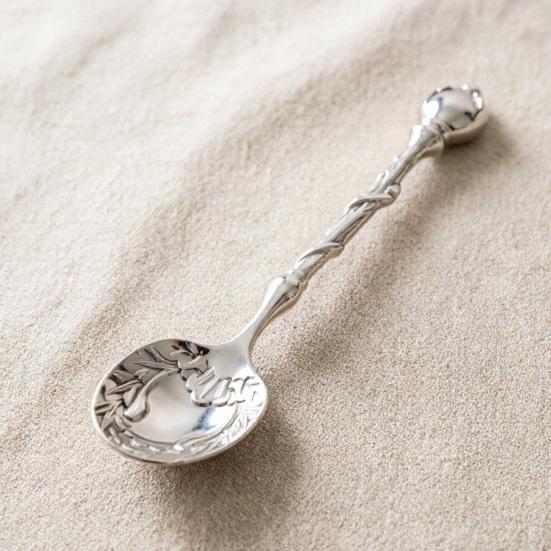 Yousheng Coffee Spoon 4.2 Inch Vintage Carved Coffee Spoon with Deep Bowl Head for Sugar Honey Jam Stirring Hot Coffee Tea Dessert Cake Ice Cream