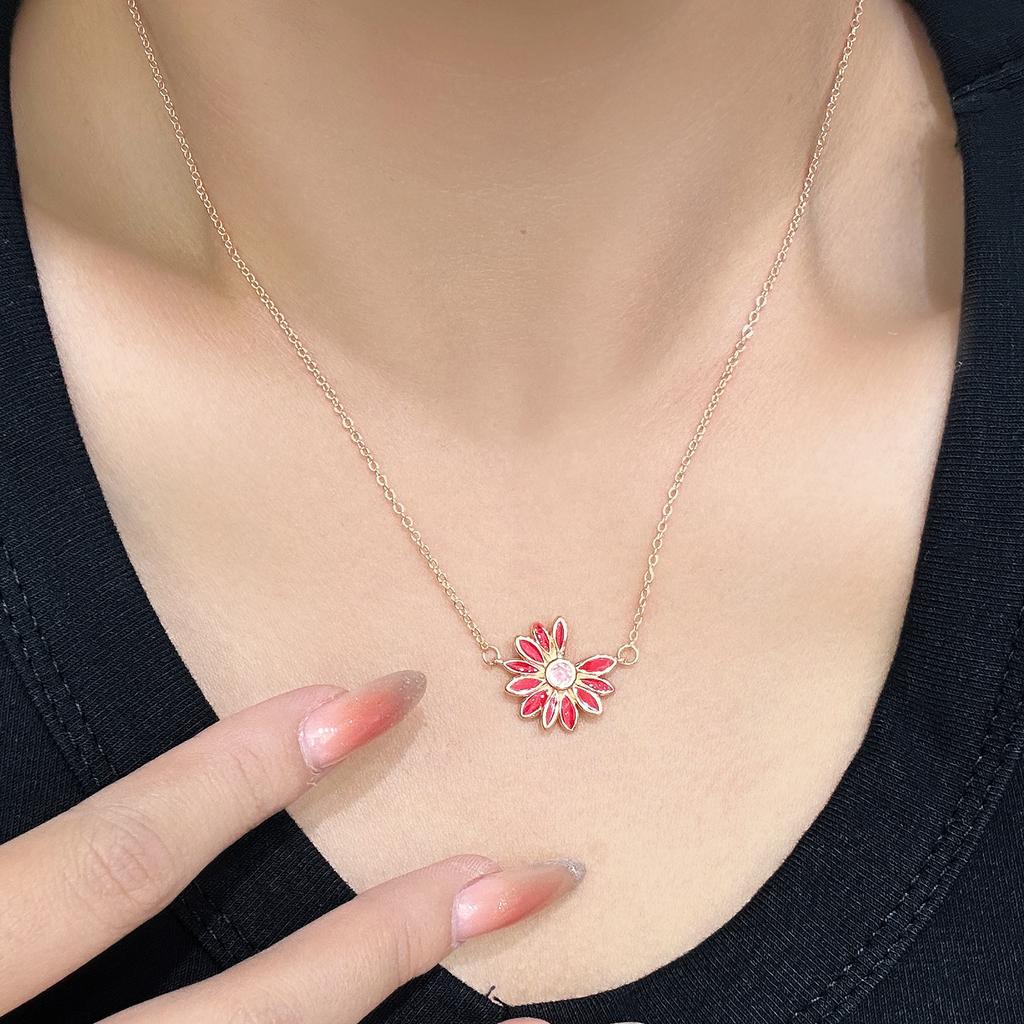 Japanese and Korean ins wind sweet and cool little daisy necklace collarbone chain small fresh neck chain