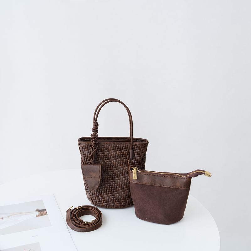 

Niche Style Hand-Woven Fashion Satchel Bucket Bag for Women 2025 New Arrival Easiest for Match Exquisite Accessible Luxury Shoulder Bag Messenger Bag Lazy Brown