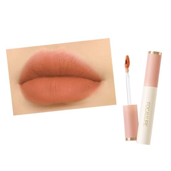 Sametově matný dlouhotrvající nepřilnavý lesk na rty pro dívky