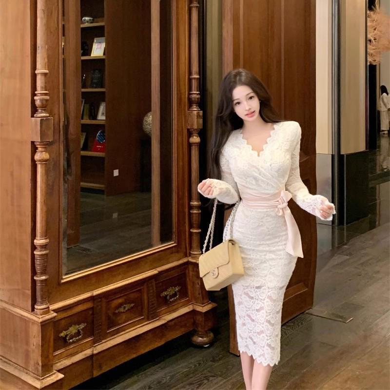 

Women s Slim Fit Purple V-Neck Lace Dress - Spring/Autumn Mid-Length Tie Waist Long Sleeve Bodycon Style Medium