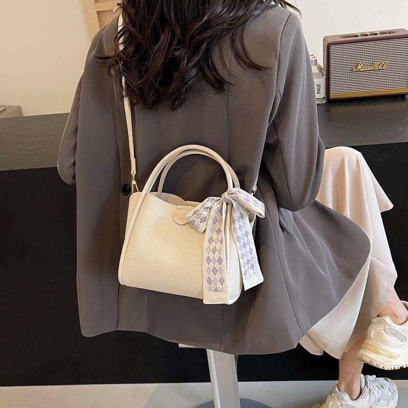 Hand carry commuter bag women's new high-end shoulder bag versatile silk scarf bucket bag messenger bag