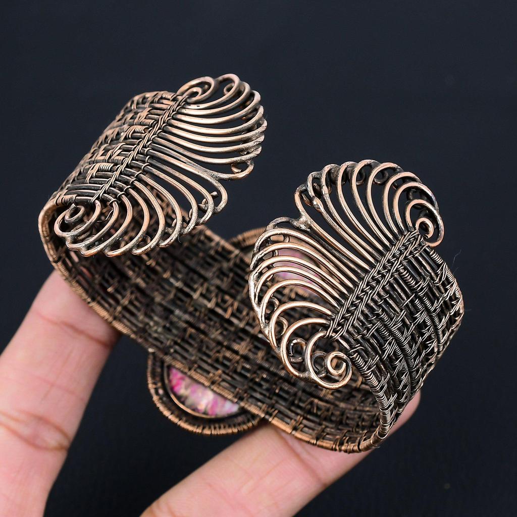 Pierre précieuse de sédiment de mer rose, fil de cuivre pur enveloppé, manchette/bracelet fait à la main, bijoux réglables