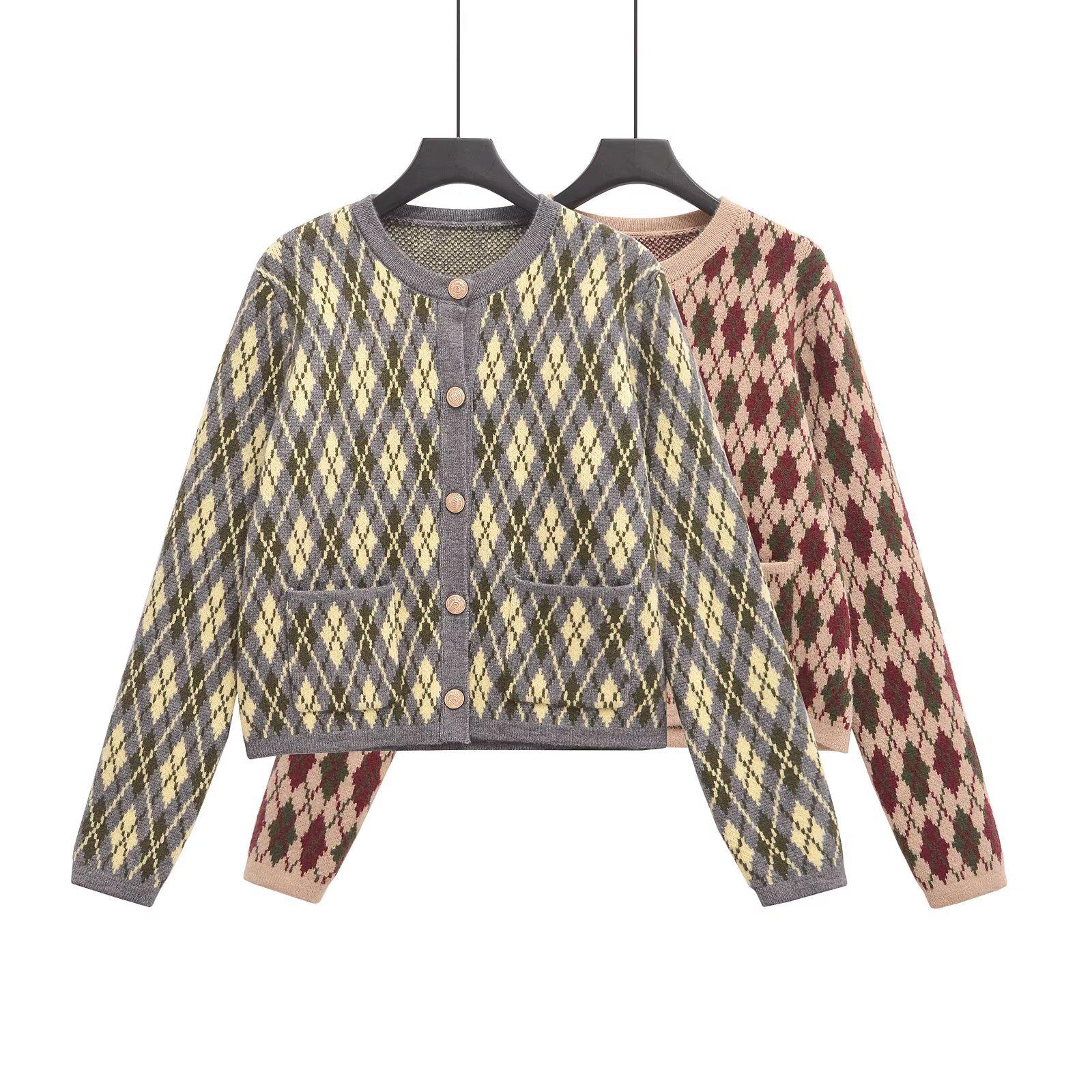 

Autumn/Winter 2024 Fashion: European & American Women s Diamond Pattern Knitted Cardigan 9642. S