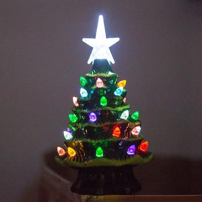 Yousheng 7 Zoll Tischweihnachtsbaum LED Leuchtender Mini Harz Weihnachtsbaum Figur mit Stern Baumspitze für Feiertagsfeier Heimdeko