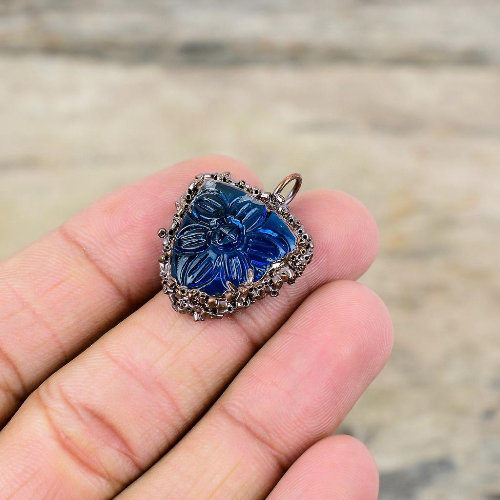 Geschnitzter Apatit-Anhänger Elektrogeformter Kupfer-Anhänger Apatit-Schmuck Höchste Qualität Edelsteinanhänger Handgefertigter elektrogeformter Schmuck Geschenk für sie