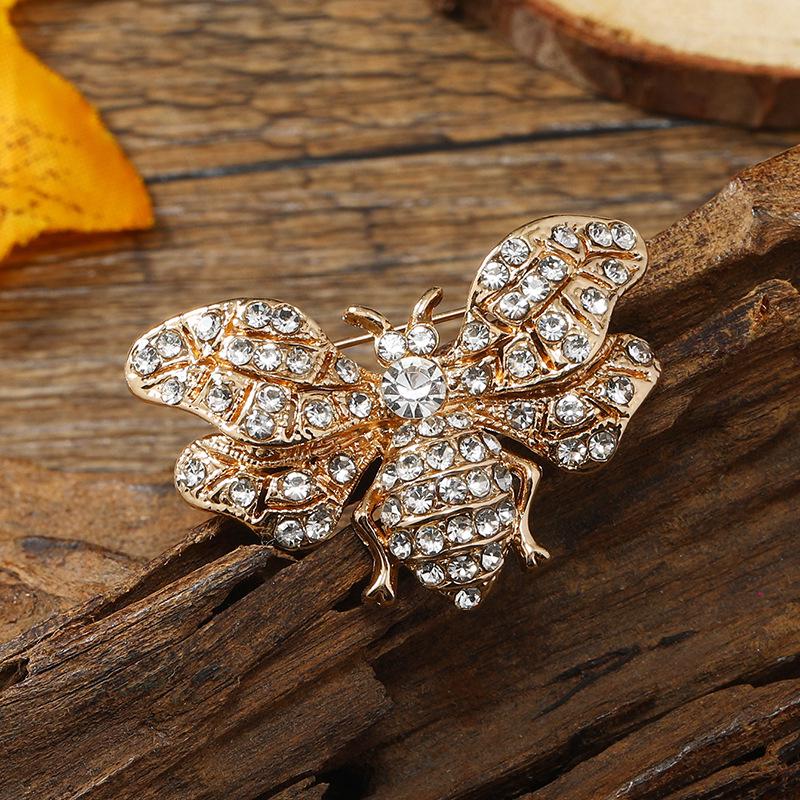 European-American Fashion Bee Brooch with Rhinestones - High-Grade Alloy Insect Accessory