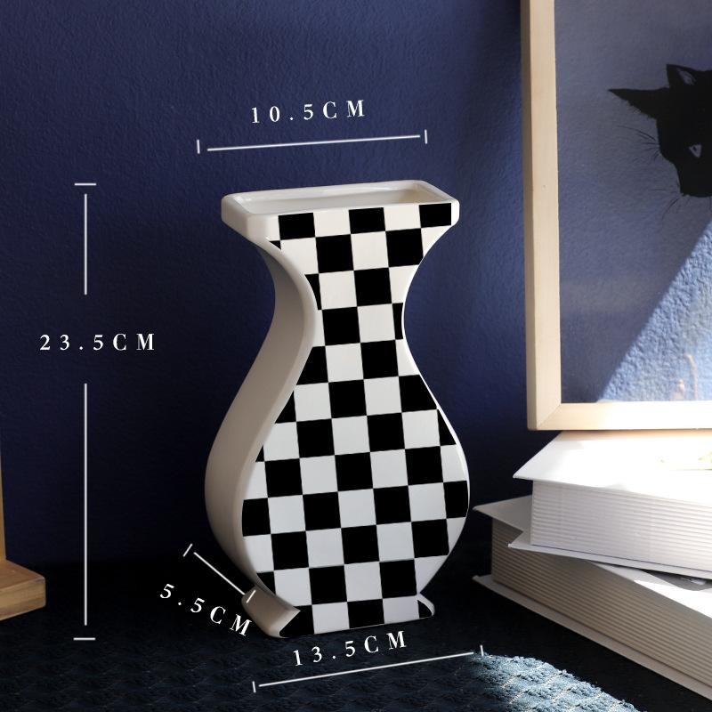 

Черно-белая керамическая ваза для сухоцветов, современная минималистская плоская ваза, шахматный узор, высококачественные украшения, современное украшение для дома