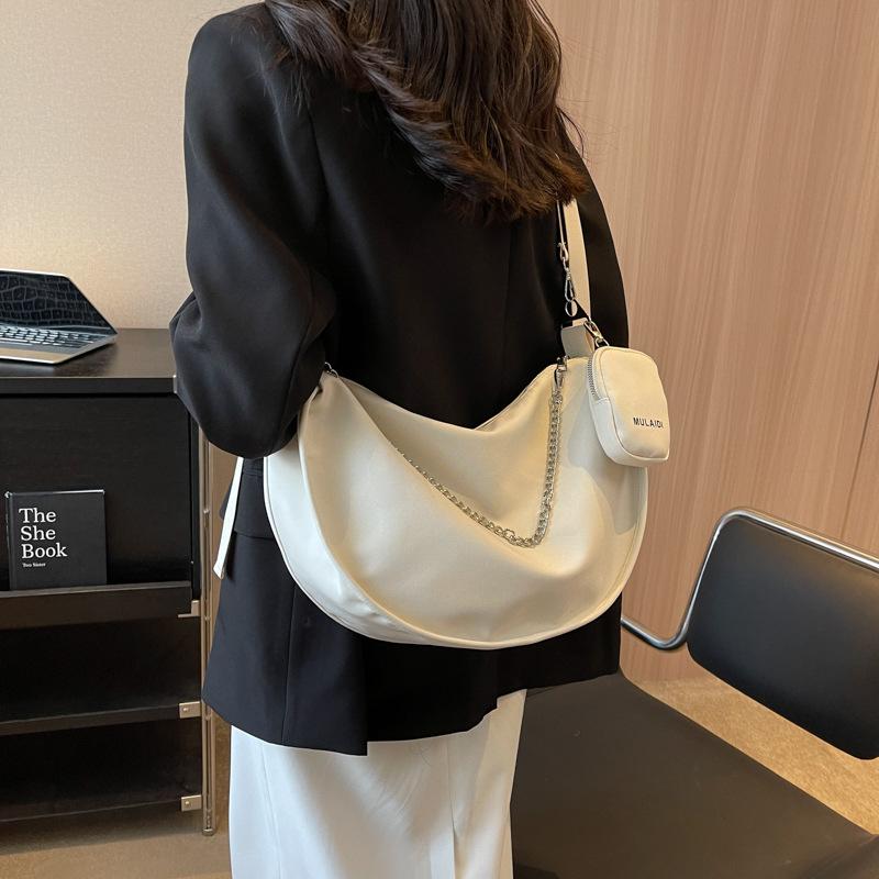 Red Canvas Travel Crossbody Bag Women New Versatile Casual Large Capacity Shoulder Bag Temperament Versatile Messenger Bags