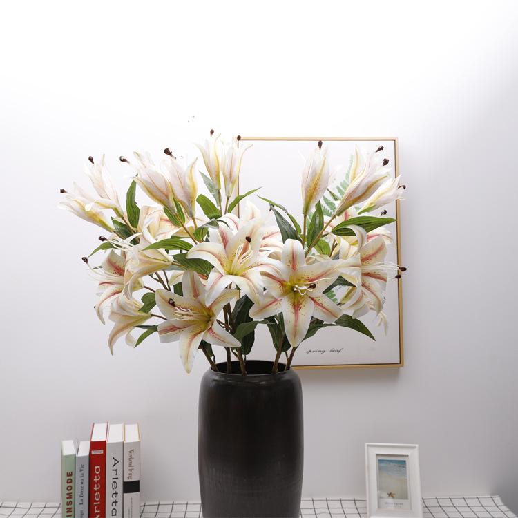 Simulation of a single 5-head lily, feel fake flower ornament wedding supplies photography