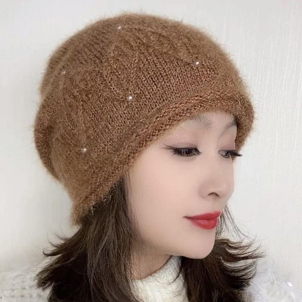 Stylish Double-Layer Squirrel Fleece Knit Hat with Curled Edge and Earmuffs