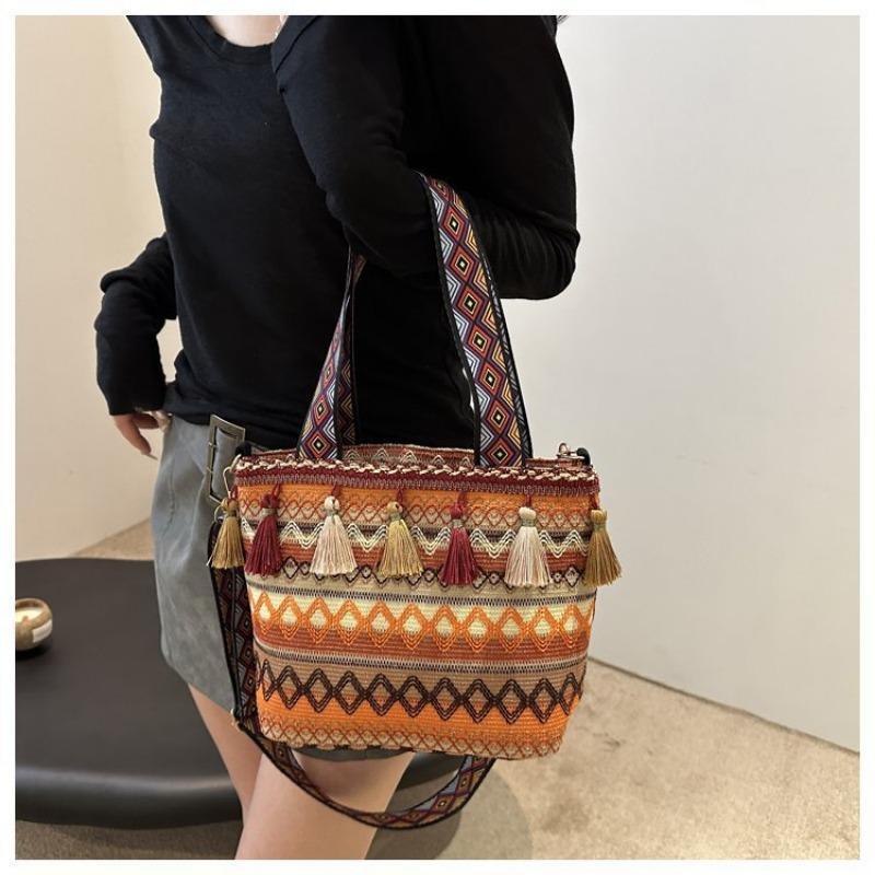 Trendy and Retro Crossbody Bag Summer Fringed Single-shoulder Women's Bag Large-capacity Tote Bag