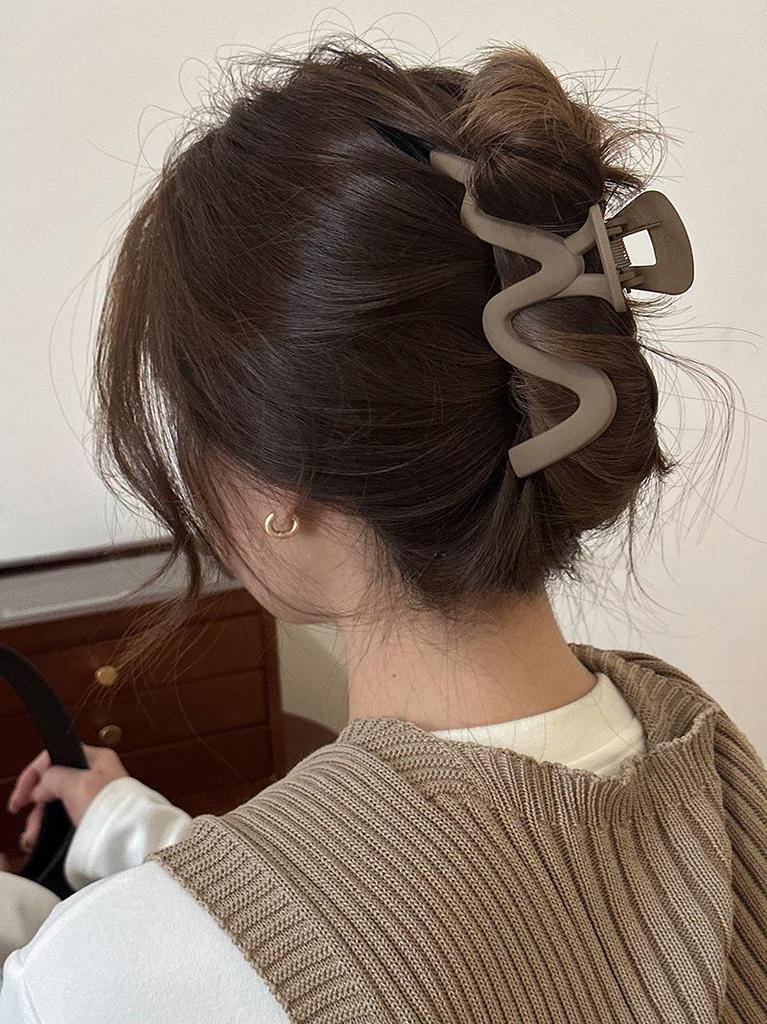 Premium Coffee-Colored Frosted Hairpin - Large All-Match Shark Clip for Elegant Hairstyles