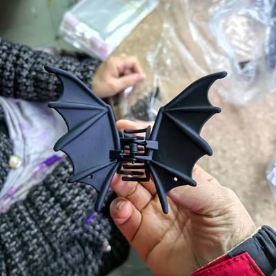 1 Piece Halloween Hair Accessories Metal Bat Hair Clips Black Color Cute  Shark Clip For Women Girl Headwear Gifts