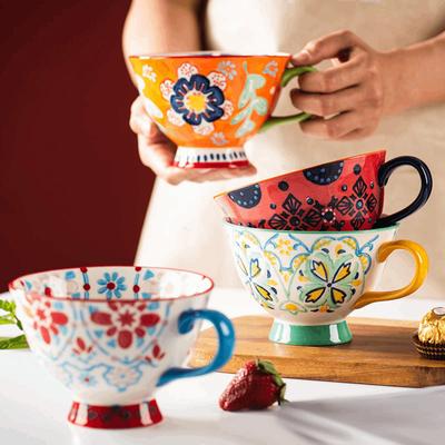 Keramické šálky Ručně malovaný květinový vzor Retro kreativní hrnky na kávu pro domácí snídani Kancelář Hrnek na mléko