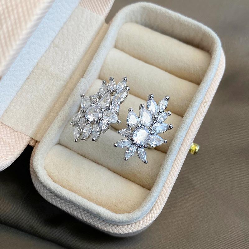 1PC French Retro Flowering Zircon Ring Women's Niche Light Luxury High-end Index Finger Ring Temperament Versatile Adjustable Ring