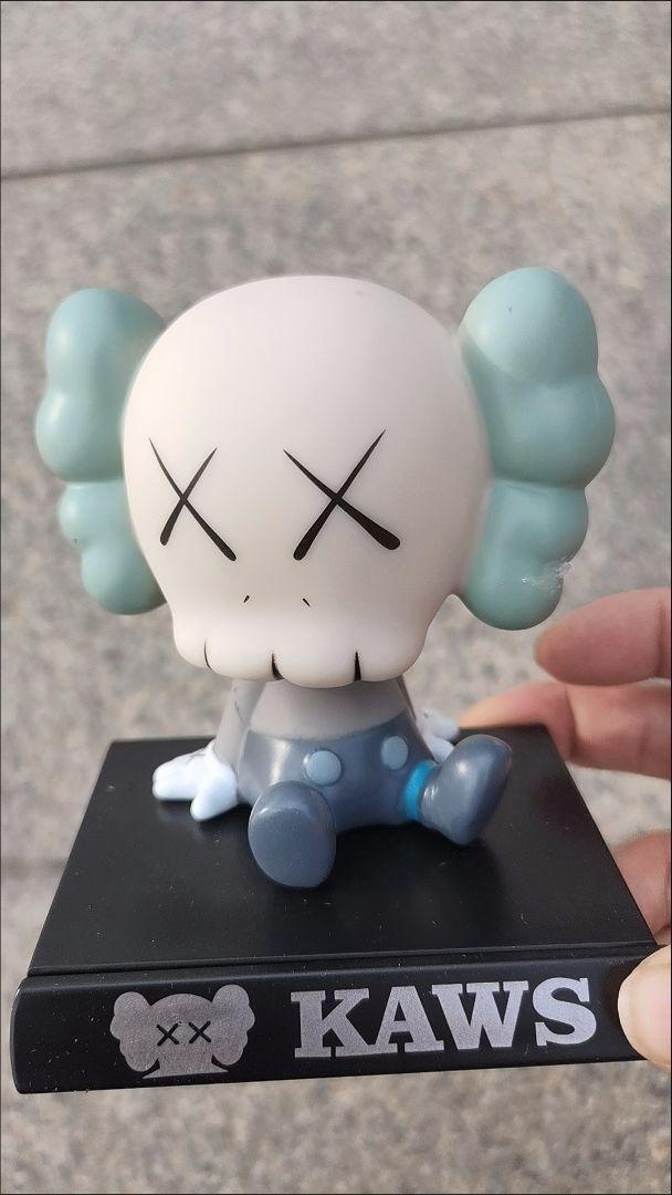 

[USED] KAWS character figure approx. 15cm