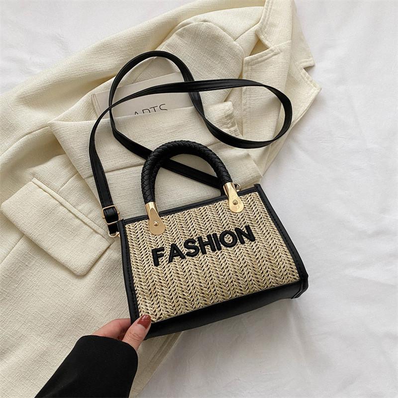 Trendy Small Woven Crossbody Bag For Women With Zipper Closure In Various Colors чёрный