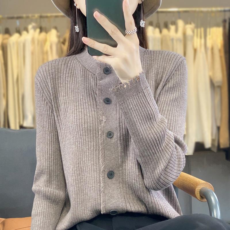

Korean Style Striped Knit Cashmere Sweater - Women s Slimming & Comfortable Top for Spring/Autumn S кавовий