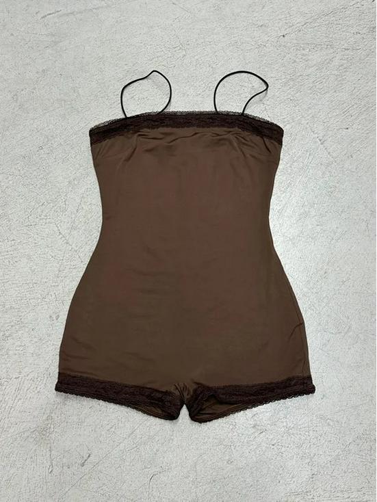 2026 Spring/Summer European and American Lace Patchwork Wasteland Style Slim-Fit Brown Camisole Jumpsuit Bodysuit for Women Small