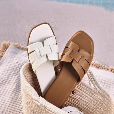 Slippers 2025 Women's New Summer Wear Casual Flat Bottom Soft Bottom Word French Fashion Versatile Beach