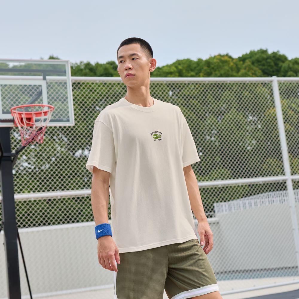 Nike T Shirts Men s Sail White Crew Neck Moderate M