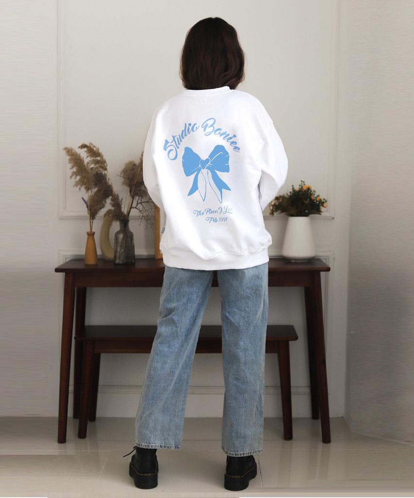 BONIEE [Fleece Lined] Back Ribbon Graphic Oversized Sweatshirt White