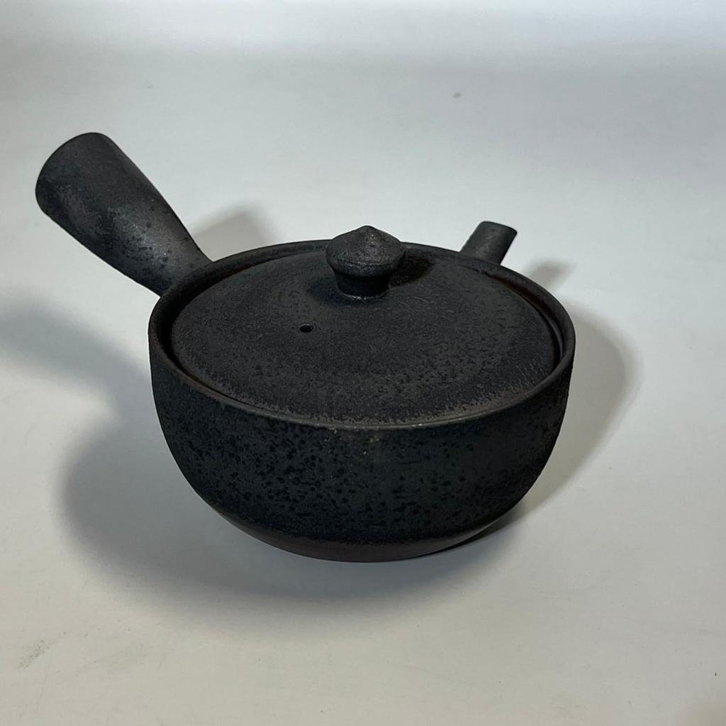 Nippon Tosai Benly Teapot, 1.5-inch Flat Bowl, Black Yuzu
