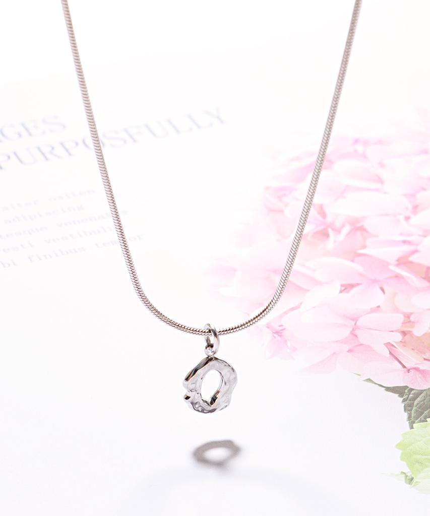 Polalita Oval Pendant Minimal Necklace (Plt-Nl-075_Sv)