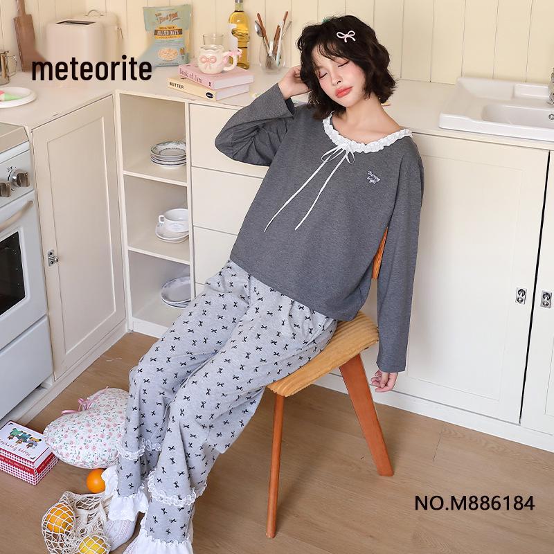 

Korean Style Women’s Lace Pajama Set with Long Sleeves and Pants – Pure Cotton, Sweet Round Neck, Wear Indoors or Out L
