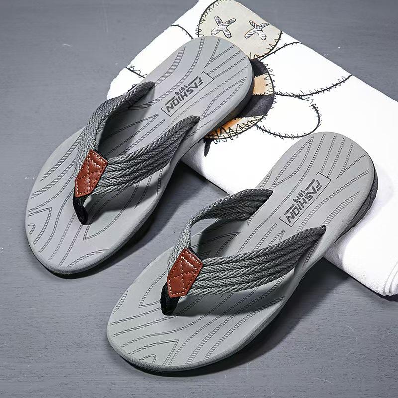 

Flip-flops men s Korean version trendy versatile fashion outer wear non-slip deodorant beach slippers men s personalized foot sandals 45-46 червоний