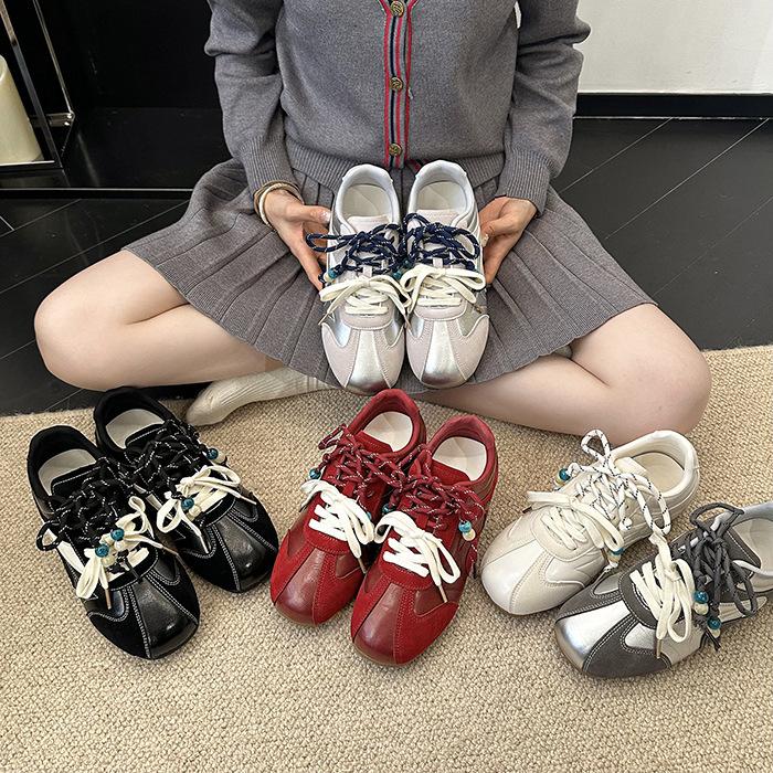 [Fanfna] Wszechstronne Niemieckie Buty Treningowe Damskie Jesień 2025 Nowy Koralikowy Niszowy Design Codzienne Buty Forrest Gump Trampki