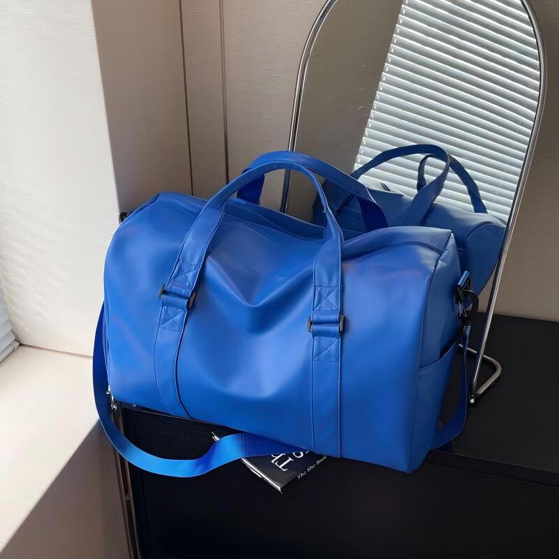 

Lishen Lightweight Sports & Travel Bag